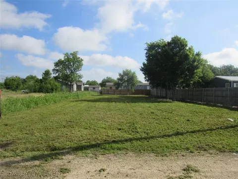 500 Arnold Dr, Bartlett, TX 76511 photo 2