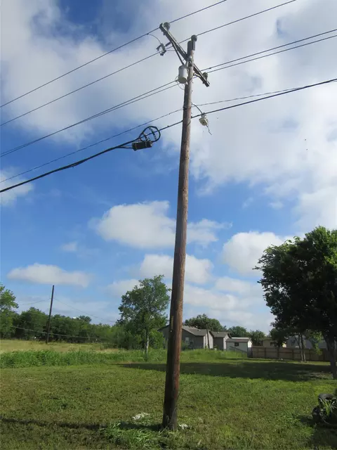500 Arnold Dr, Bartlett, TX 76511 photo 3