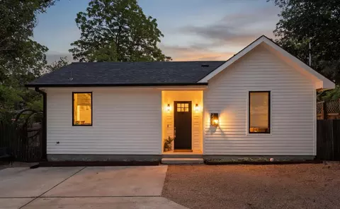 2216 Lindell Ave #2, Austin, TX 78704
