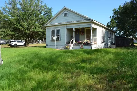 1053 Eilers St, Schulenburg, TX 78956 photo 2