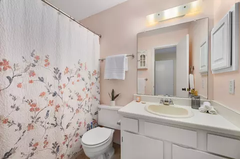 Bath - 16931 Whitebrush Loop, Austin, TX 78717 photo 1 of 2