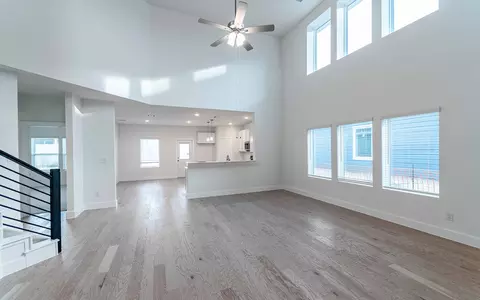 117 Cougar Hill Dr, Jarrell, TX 76537 photo 2