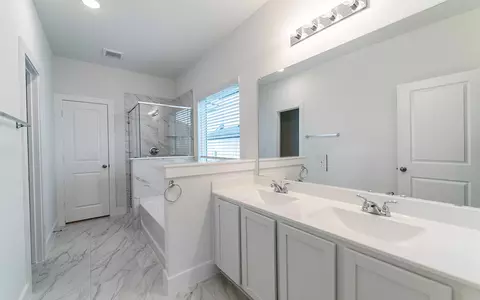 117 Cougar Hill Dr, Jarrell, TX 76537 photo 10