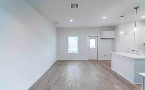 117 Cougar Hill Dr, Jarrell, TX 76537 photo 6