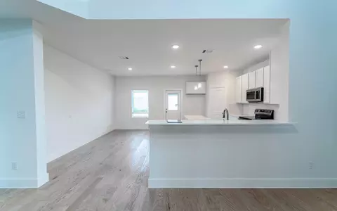 117 Cougar Hill Dr, Jarrell, TX 76537 photo 5