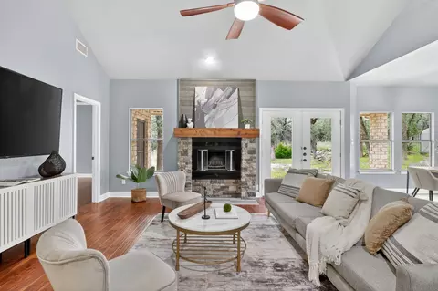 128 Mockingbird Ln, Georgetown, TX 78633