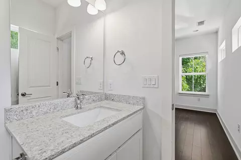 2000 E 18th St #B, Austin, TX 78702 photo 17