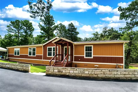1024 Sand Hills Rd, Red Rock, TX 78662