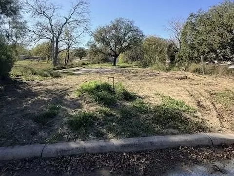 909 Ohio St, Pleasanton, TX 78064