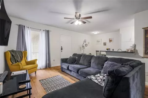 2207 Leon St #203, Austin, TX 78705