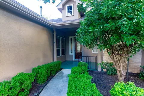 Exterior - 102 Harness Ln, Georgetown, TX 78633 photo 2 of 10