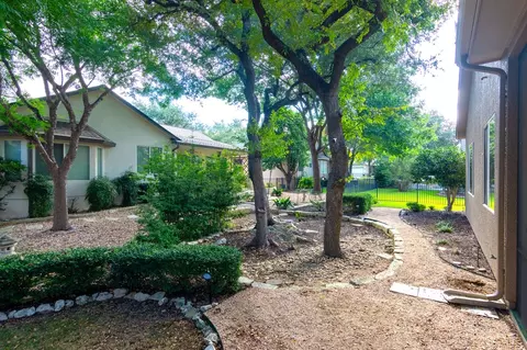 Exterior - 102 Harness Ln, Georgetown, TX 78633 photo 6 of 10