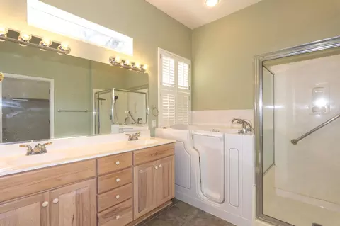 Bath - 102 Harness Ln, Georgetown, TX 78633 photo 3 of 3