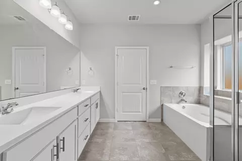 Bath - 2309 Lyla Ln, Leander, TX 78641 photo 1 of 3