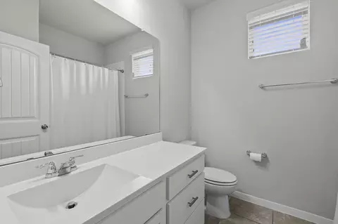 Bath - 2309 Lyla Ln, Leander, TX 78641 photo 3 of 3