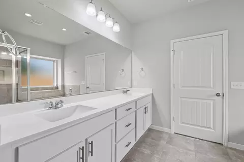 Bath - 2309 Lyla Ln, Leander, TX 78641 photo 2 of 3