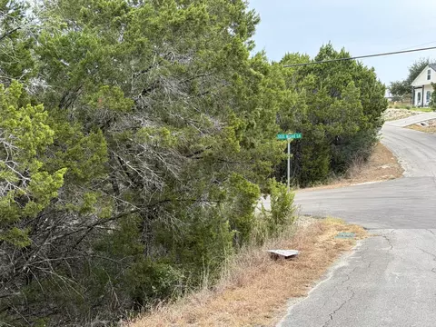 3600 Stillwood Ln, Lago Vista, TX 78645