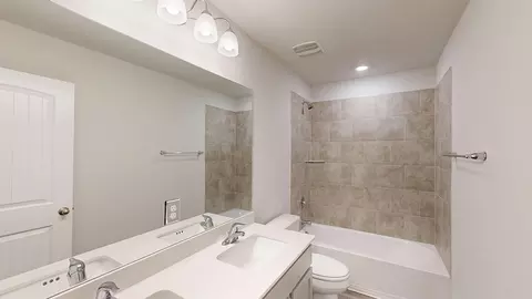 Bath - 2011 Ember Dr, Temple, TX 76502 photo 3 of 5