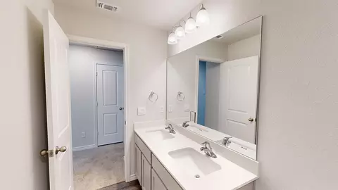 Bath - 2011 Ember Dr, Temple, TX 76502 photo 4 of 5