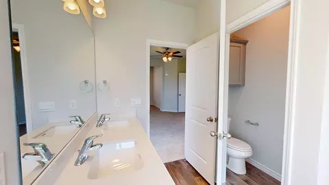 Bath - 2011 Ember Dr, Temple, TX 76502 photo 1 of 5