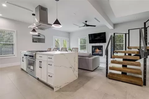 1111 W Annie St #A, Austin, TX 78704