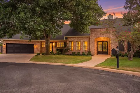 419 Candlelight Cir, Fredericksburg, TX 78624