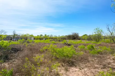 1505 Barth Rd, Dale, TX 78616