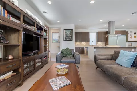 2201 E 9th St, Austin, TX 78702 photo 10