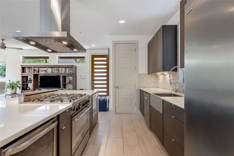 2201 E 9th St, Austin, TX 78702 photo 9