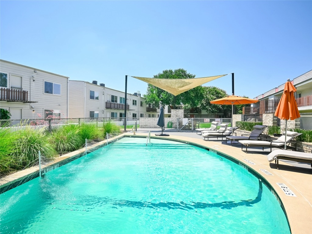 2200 Dickson Dr Unit 125  