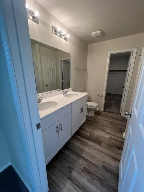 Bath - 499 Tree Nut Loop, Buda, TX 78610 photo 2 of 3