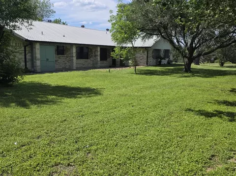 5953 Fm 141, Ledbetter, TX 78946