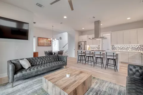 5002 E Pecan Springs Rd #7, Austin, TX 78723