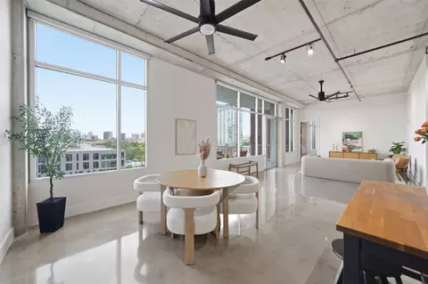 800 W 5th St #906, Austin, TX 78703