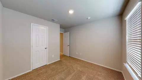 Bedroom - 101 Wind Hill Rd, Jarrell, TX 76537 photo 5 of 8