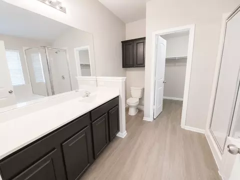 Bath - 228 Avalanche Ave, Georgetown, TX 78626 photo 1 of 3