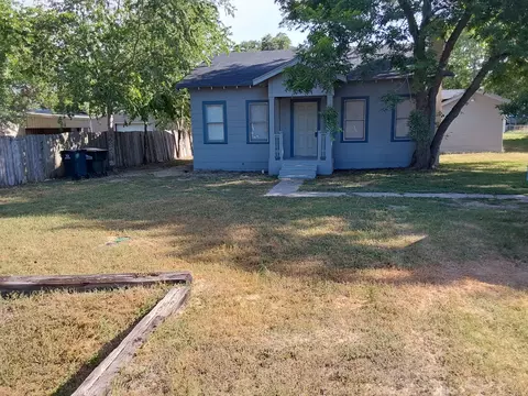Exterior - 513 San Marcos Hwy, Luling, TX 78648 photo 2 of 3