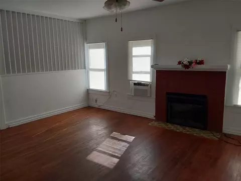 Living - 513 San Marcos Hwy, Luling, TX 78648 photo 3 of 3