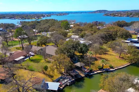 1408 Highland Dr, Highland Haven, TX 78654