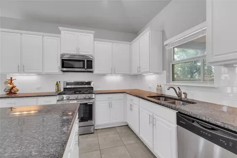 Kitchen - 721 Schefer St, Leander, TX 78641 photo 3 of 5