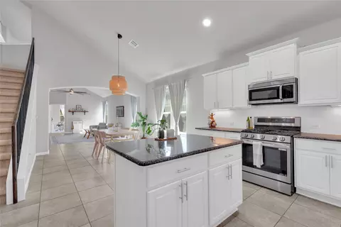 Kitchen - 721 Schefer St, Leander, TX 78641 photo 4 of 5