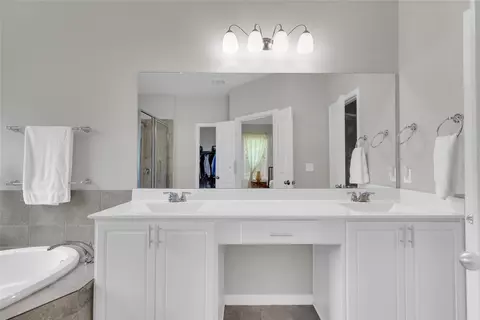 Bath - 721 Schefer St, Leander, TX 78641 photo 1 of 5
