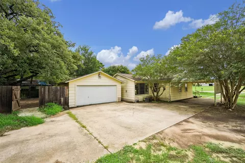 2614 Grace Ave, Rockdale, TX 76567