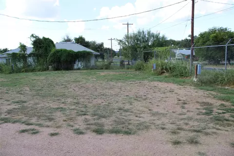 Exterior - 702 Pecan St, Junction, TX 76849 photo 2 of 5