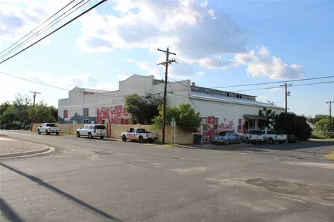 Exterior - 702 Pecan St, Junction, TX 76849 photo 5 of 5