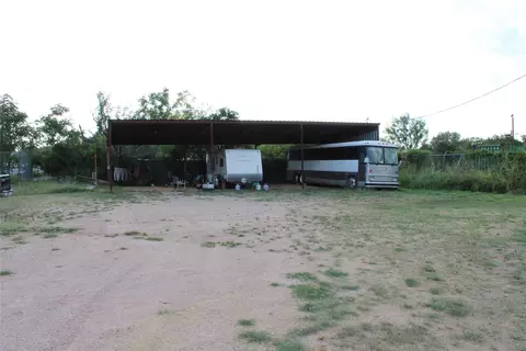 Exterior - 702 Pecan St, Junction, TX 76849 photo 3 of 5