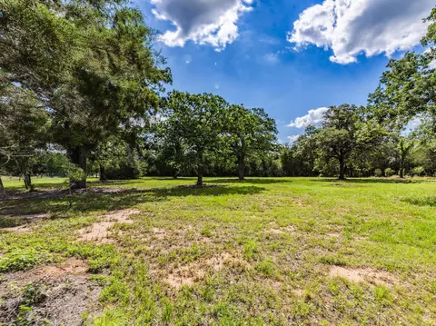 160 Radcliff Ln, Harwood, TX 78953