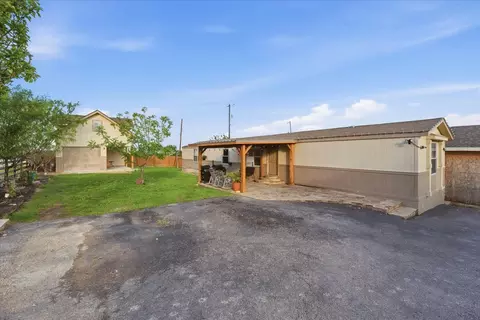112 Storm Ct, Kyle, TX 78640