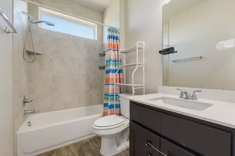 Bath - 120 Blue Agate Ct, Jarrell, TX 76537 photo 1 of 3