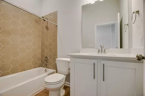 Bath - 270 Smithsonian Ln, Kyle, TX 78640 photo 3 of 4